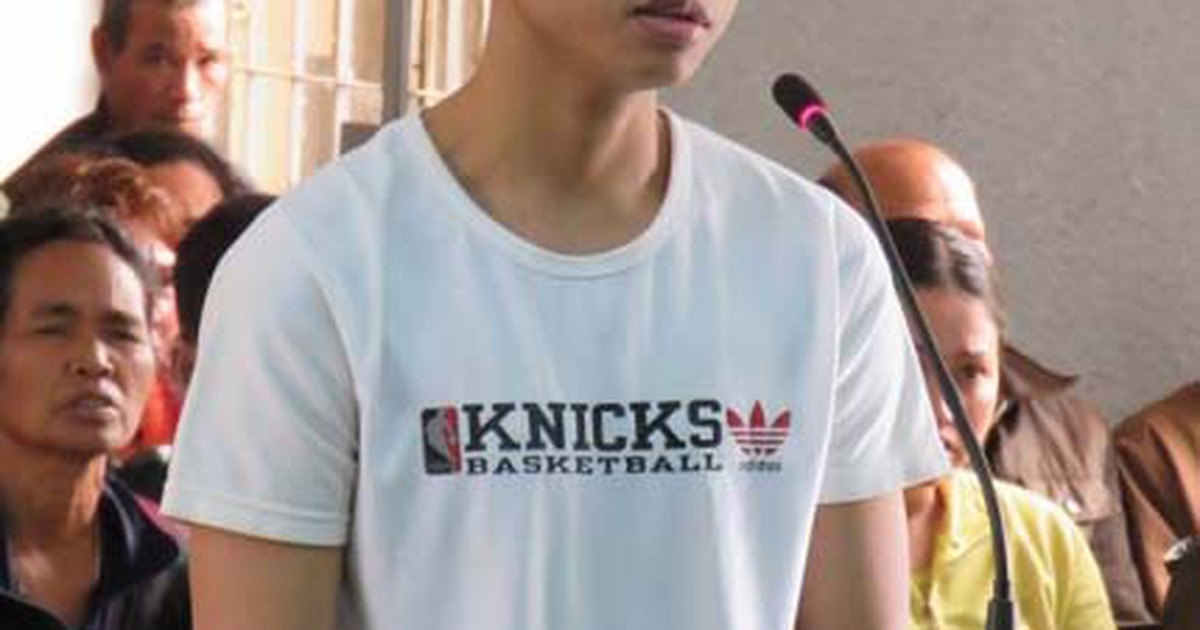 Bị thách 'mày ngon chém đi', con trai đâm bố tử vong