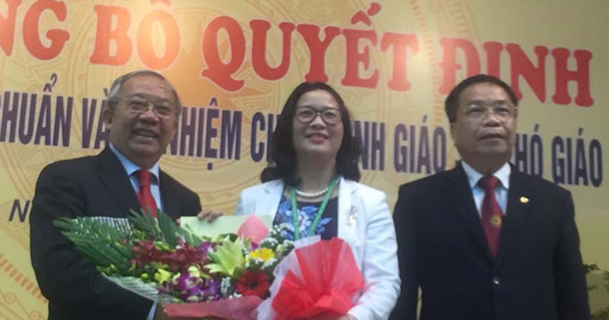 Vì sao không có buổi lễ chung trao quyết định công nhận giáo sư, phó giáo sư?