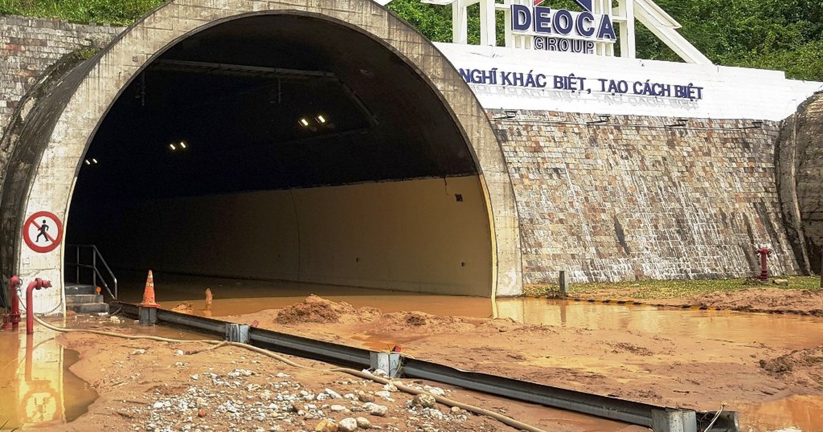 Ùn tắc phương tiện trước miệng hầm Hải Vân vì ống hầm số 1 chưa lưu thông