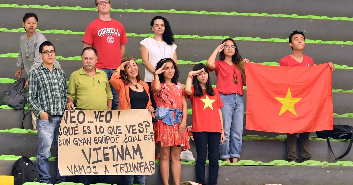 FIFA chúc mừng futsal Việt Nam sắp trở về quê hương như những người hùng