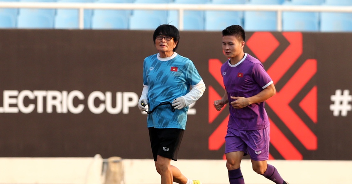 Từ Quang Hải nghĩ đến chuyện xuất ngoại của cầu thủ Việt