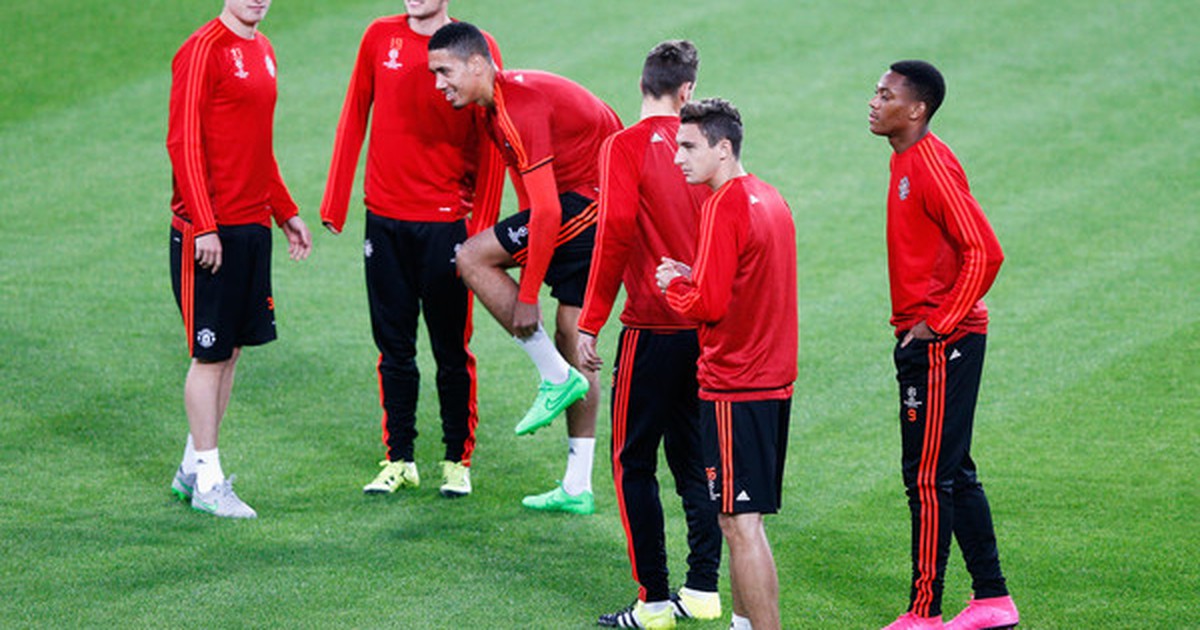 HLV Van Gaal hoài nghi sức mạnh của M.U ở đấu trường Champions League