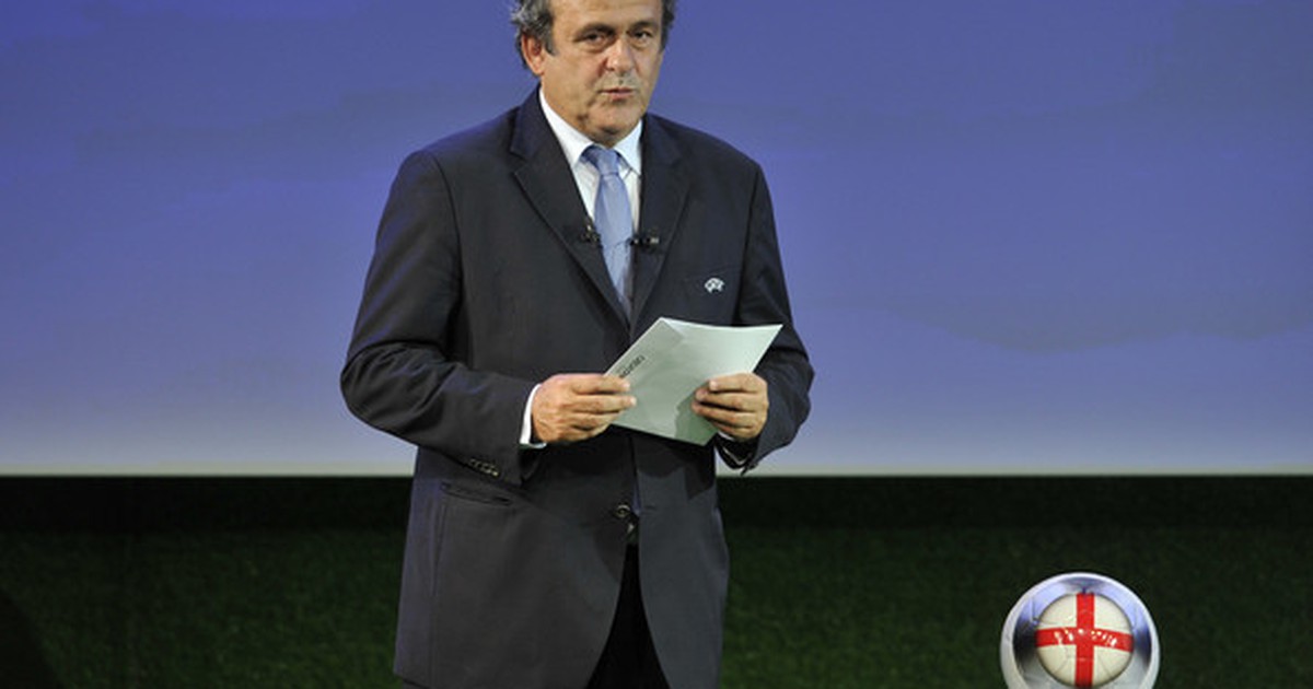 FIFA sẽ bầu cử chủ tịch đúng lịch, Platini lâm nguy