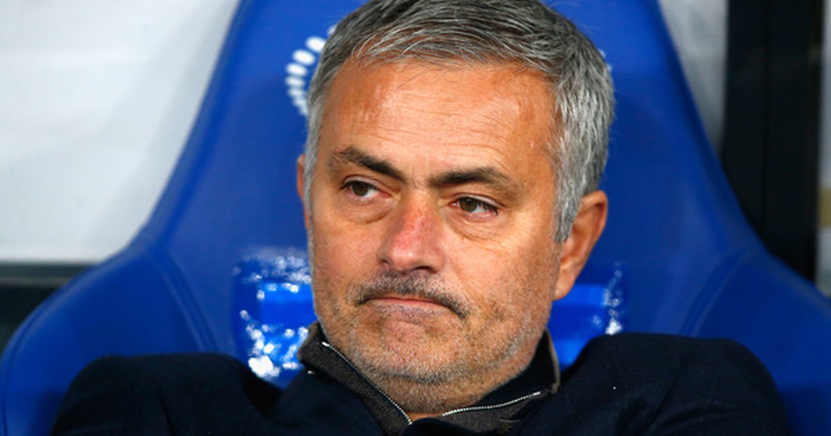 HLV Mourinho nhại lời nói của Wenger để chỉ trích trọng tài