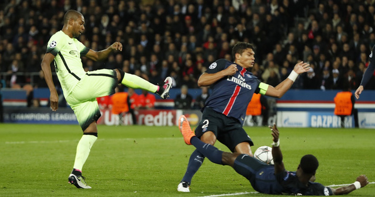 Ibrahimovic đá hỏng phạt đền, PSG bị Man City cầm hòa