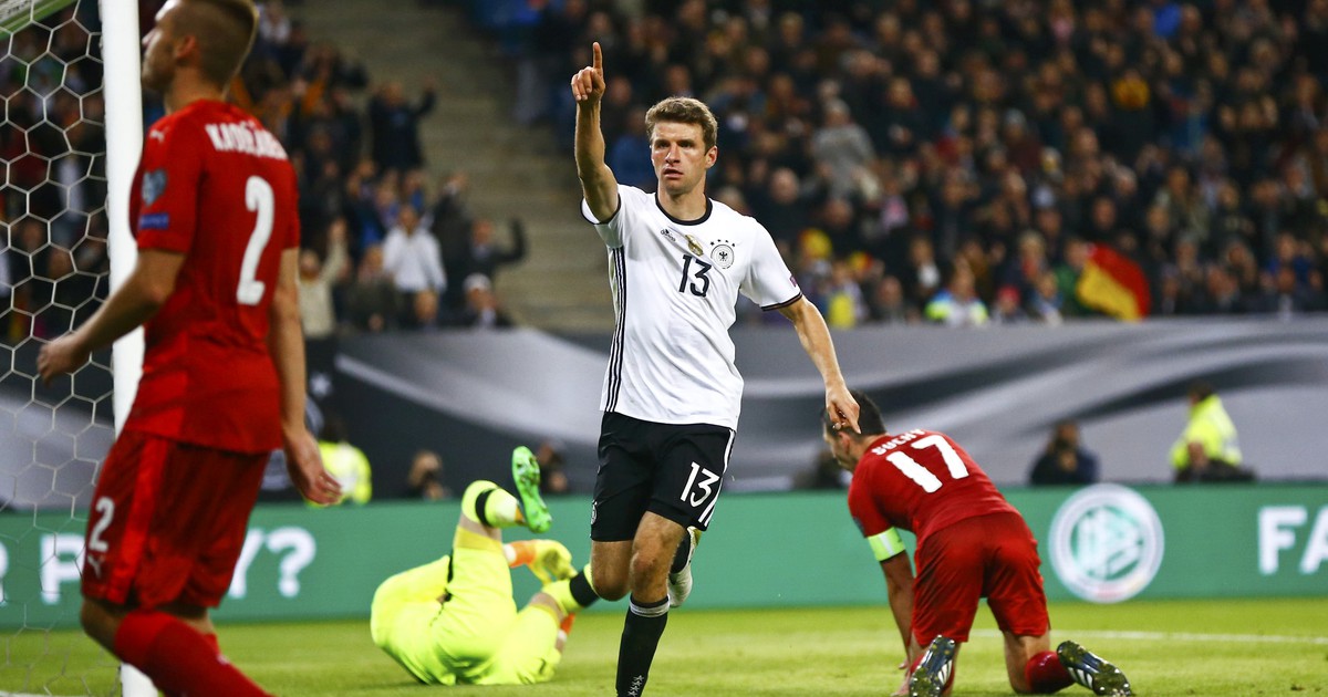 Muller lập cú đúp, 'xe tăng' Đức nghiền nát 'pha lê' CH Czech