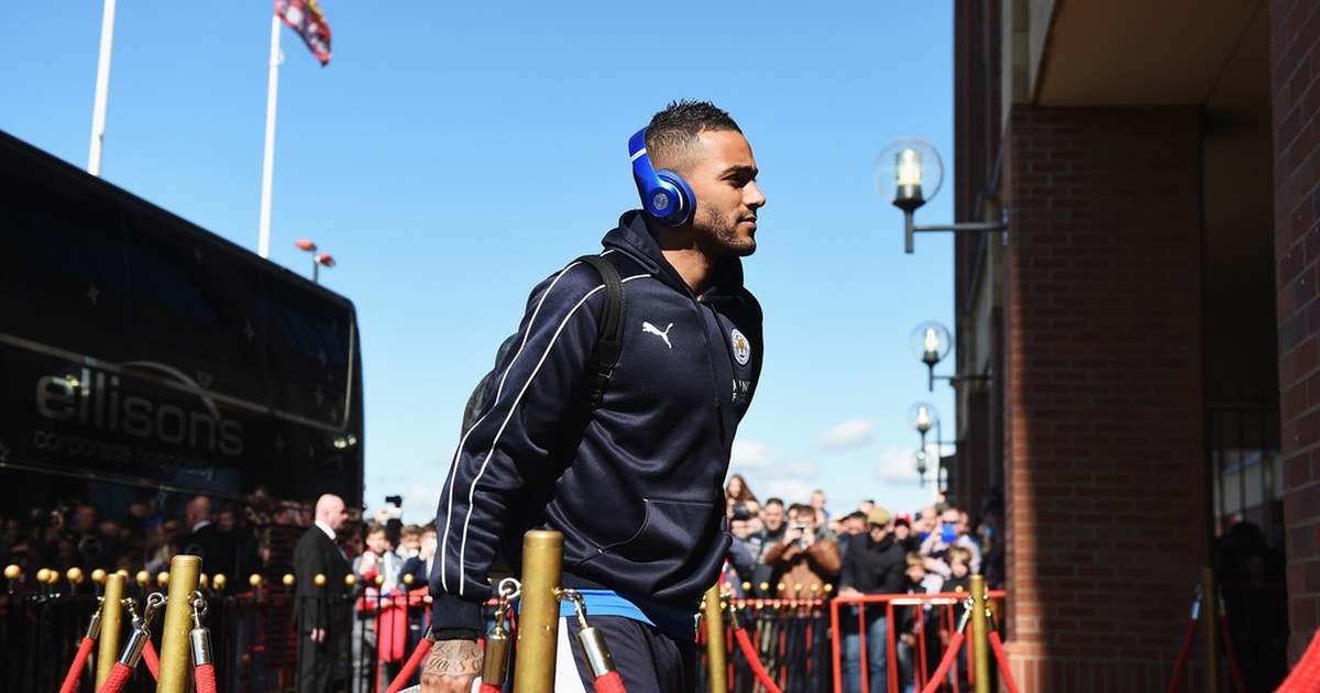 Nhà vô địch Premier League bị 'ném đá' vì lái ẩu khi chở con gái