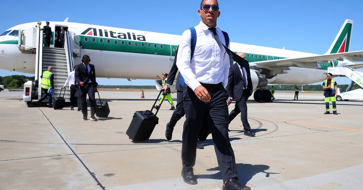 Carlos Tevez và mức lương ‘điên rồ’ ở Trung Quốc