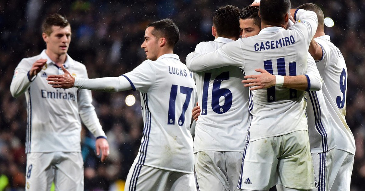 Bị khán giả nhà la ó, Real Madrid vẫn thắng để gia tăng cách biệt với Barcelona