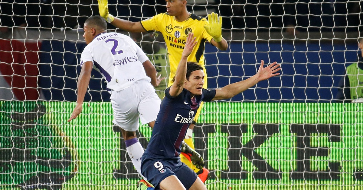 Vừa đè bẹp Barcelona, PSG đã lại mất điểm ở Ligue 1