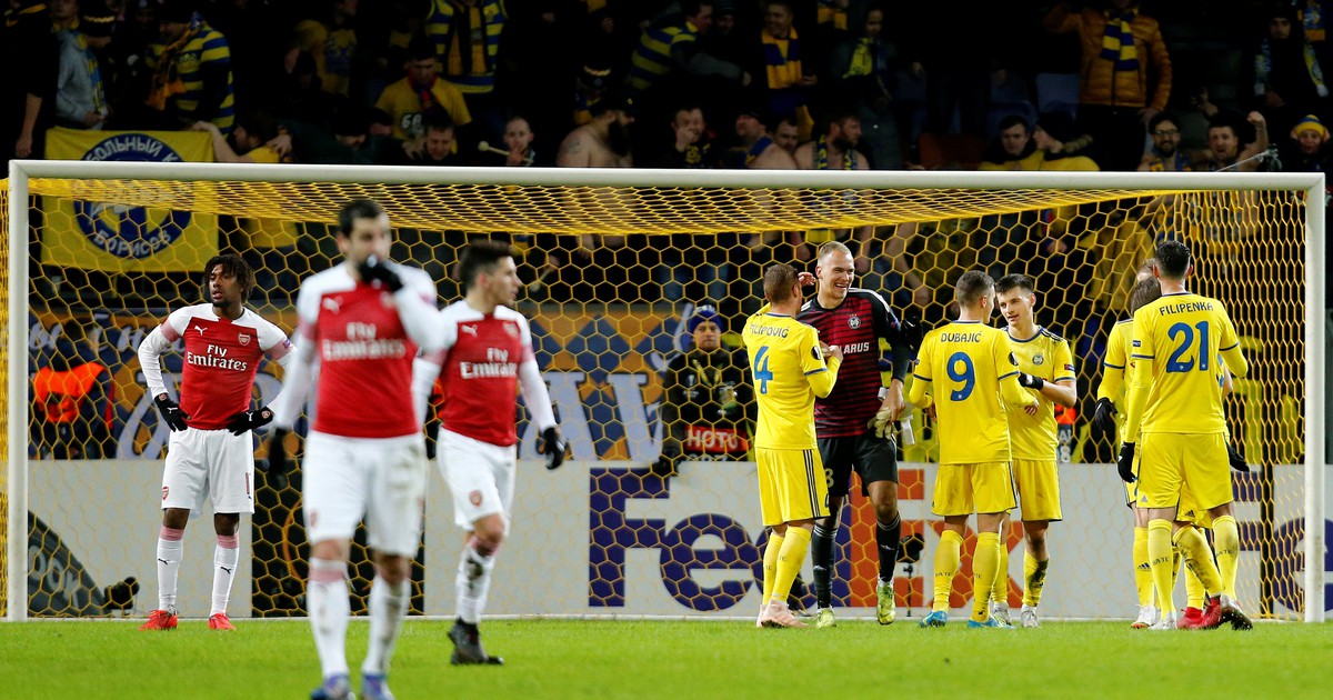 Europa League: Arsenal thua đau, Chelsea thắng trên sân khách