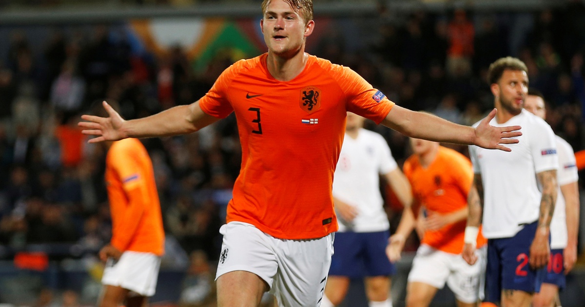 Barcelona cạn dần sự kiên nhẫn với thủ quân Ajax