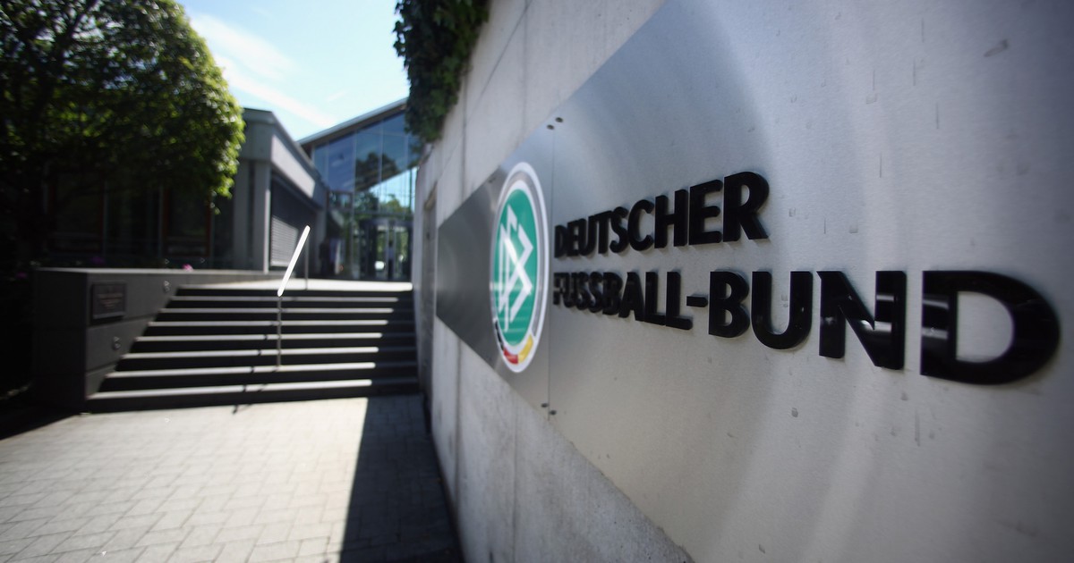 LĐBĐ Đức bị 'đòi nợ' tiền lót tay để giành quyền đăng cai World Cup 2006