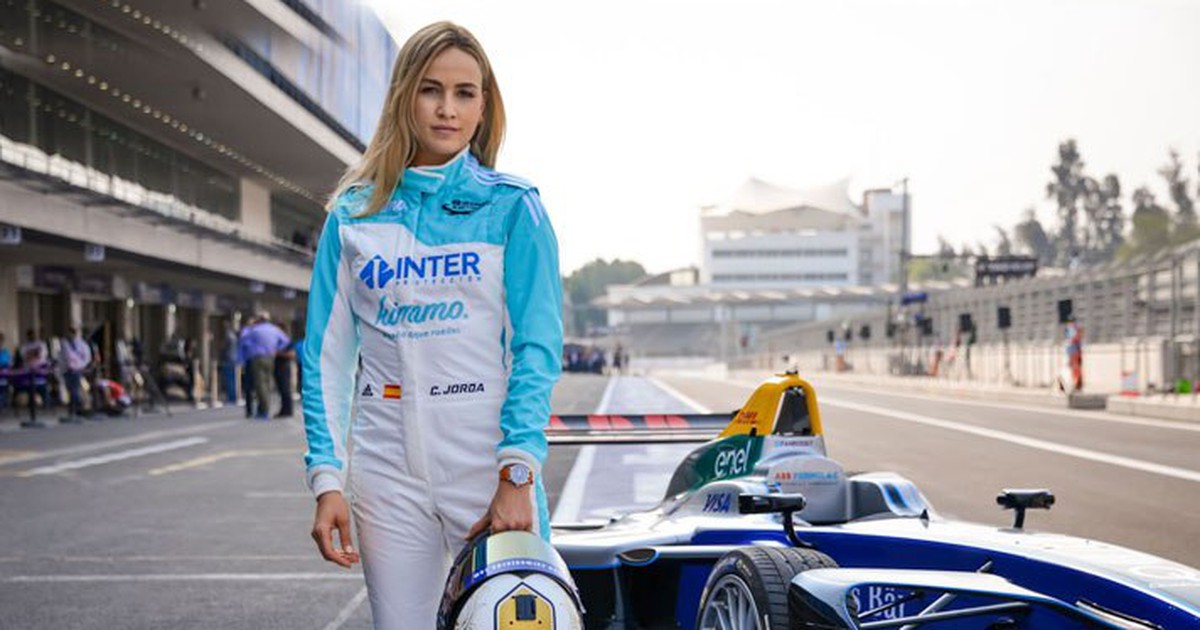 Mở đường cho phái yếu tham dự giải đua xe F1 khốc liệt