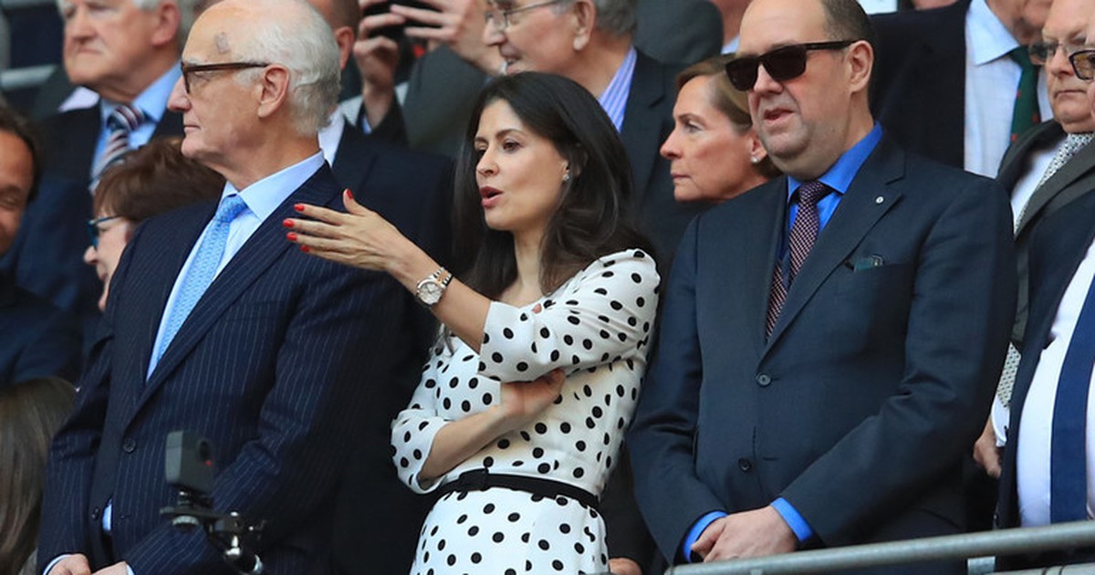 Fan Chelsea đòi đuổi ‘người đàn bà quyền lực’ khỏi đội bóng