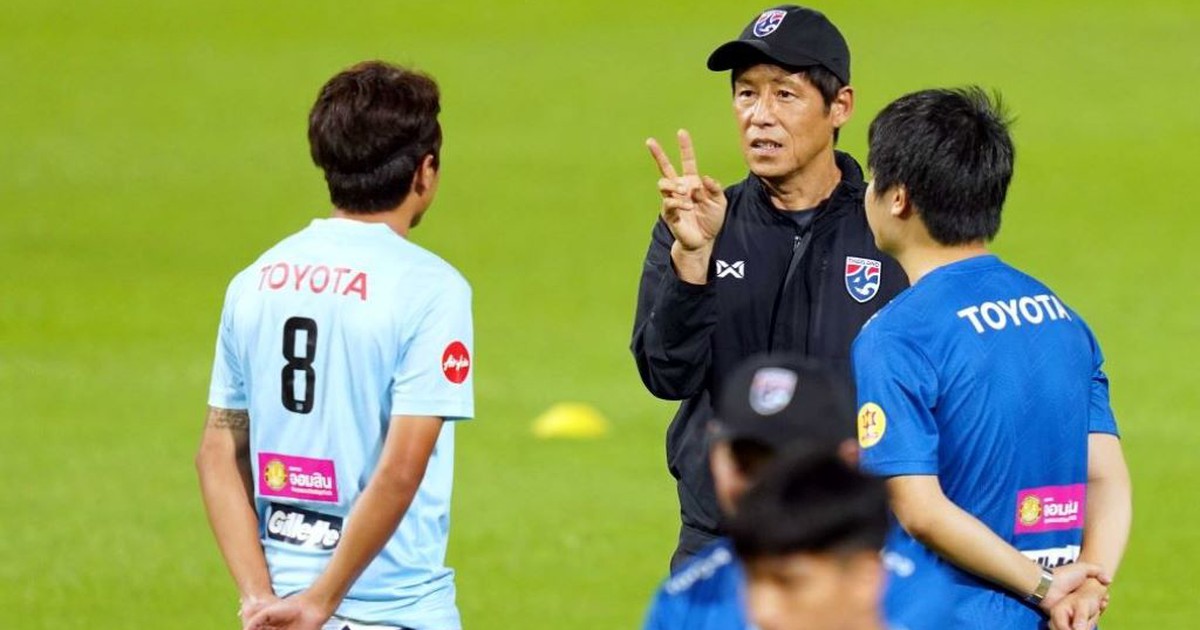 HLV tuyển Thái Lan đau đầu vì có quá nhiều hảo thủ trên hàng công