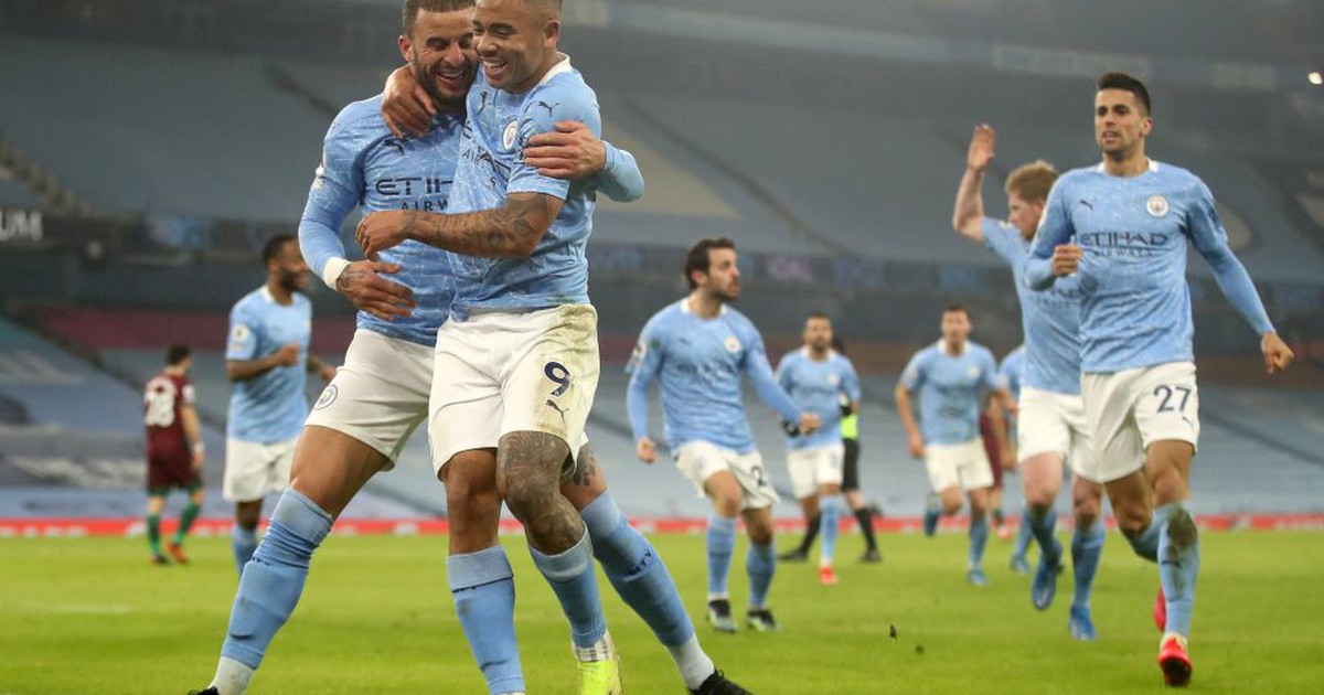 Kết quả Ngoại hạng Anh, Man City 4-1 Wolves: Đội quân Guardiola băng băng về đích