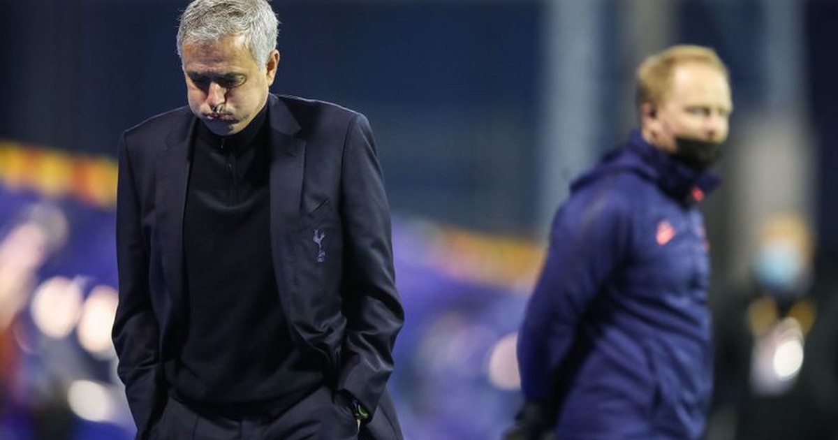 Chủ tịch CLB Tottenham xin lỗi CĐV vì để Mourinho 'phá' truyền thống đội bóng
