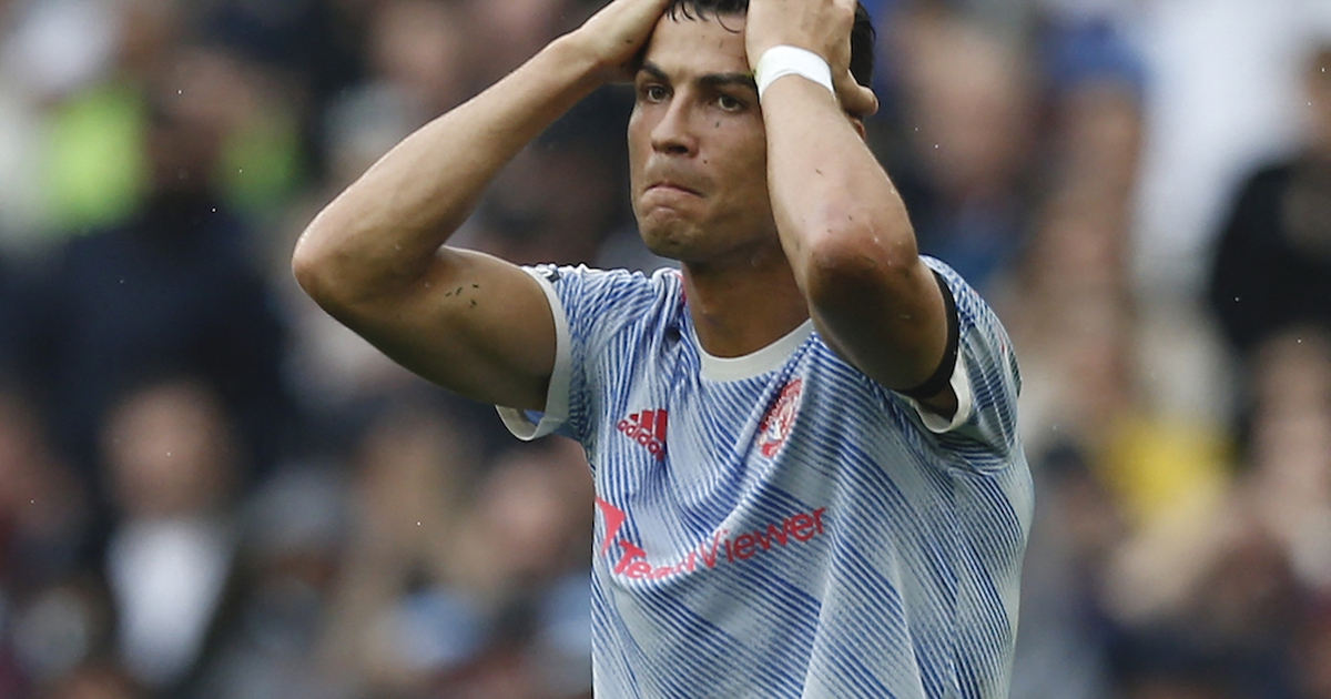 Trọng tài phân tích 3 tình huống Ronaldo được cho là ăn vạ đòi phạt đền