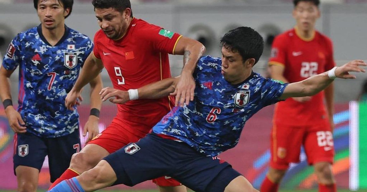 HLV tuyển Trung Quốc muốn truyền thông ngừng săm soi tiêu cực trước trận gặp Nhật