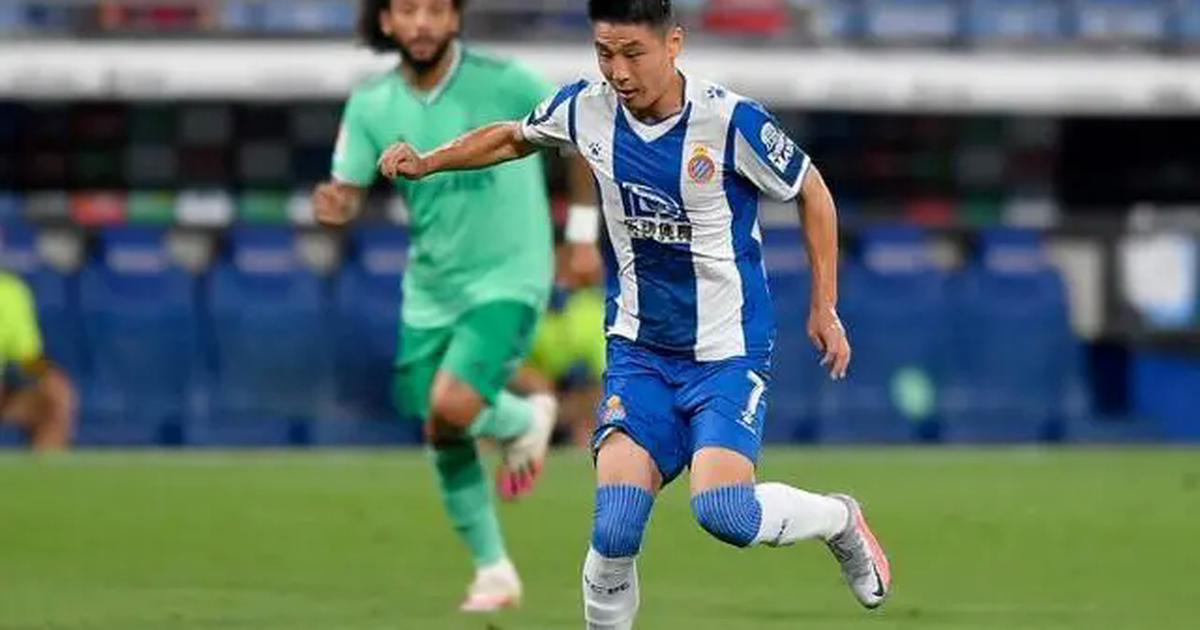 Tuyển Trung Quốc hưng phấn khi tiền đạo ngôi sao tập trung sau trận thắng Real Madrid