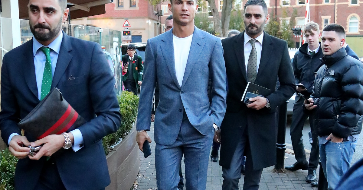 Vệ sĩ bảo vệ an toàn cho Cristiano Ronaldo bị điều tra