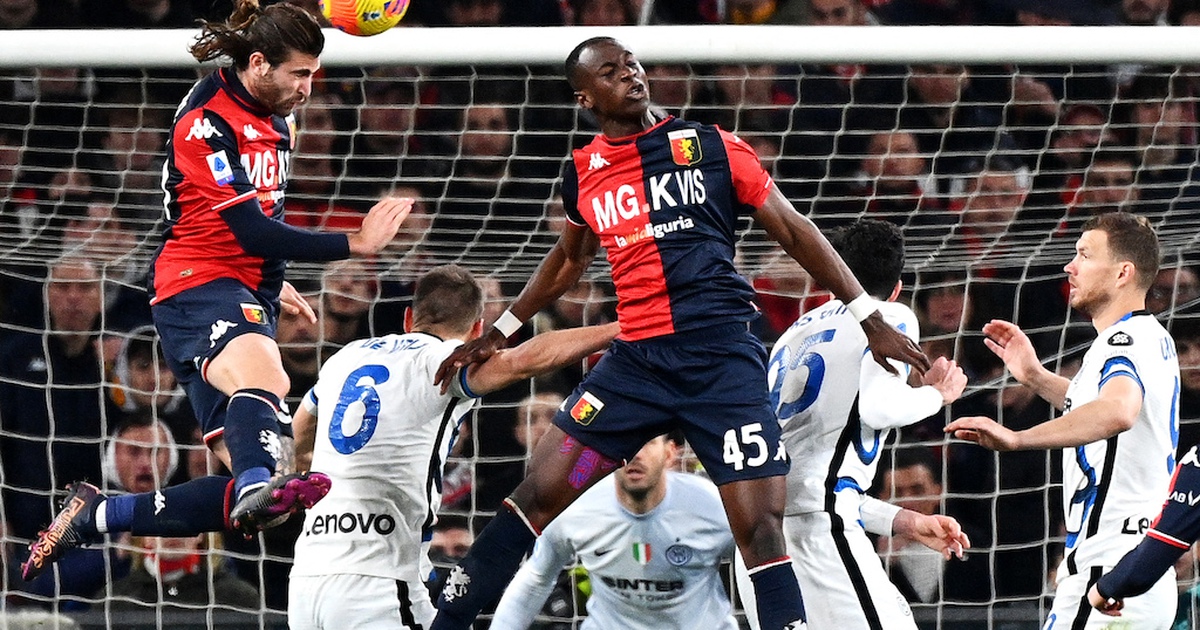 Các trận đấu khắp nước Ý đồng loạt đá trễ 5 phút để kêu gọi hoà bình