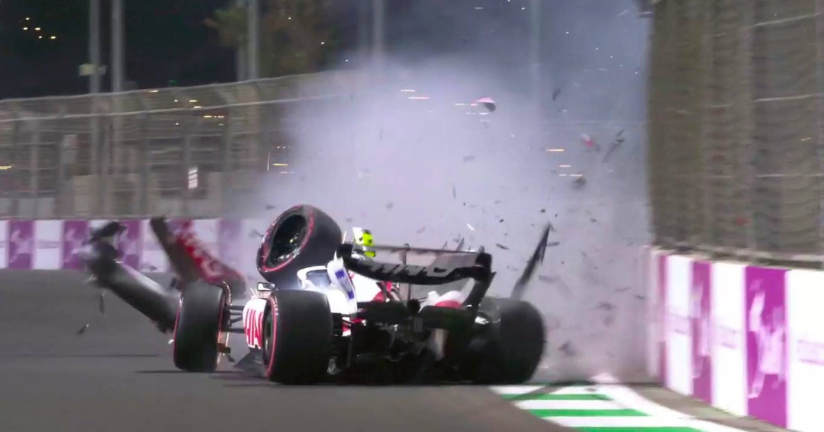 Con trai huyền thoại Michael Schumacher gặp tại nạn kinh hoàng ở đường đua F1