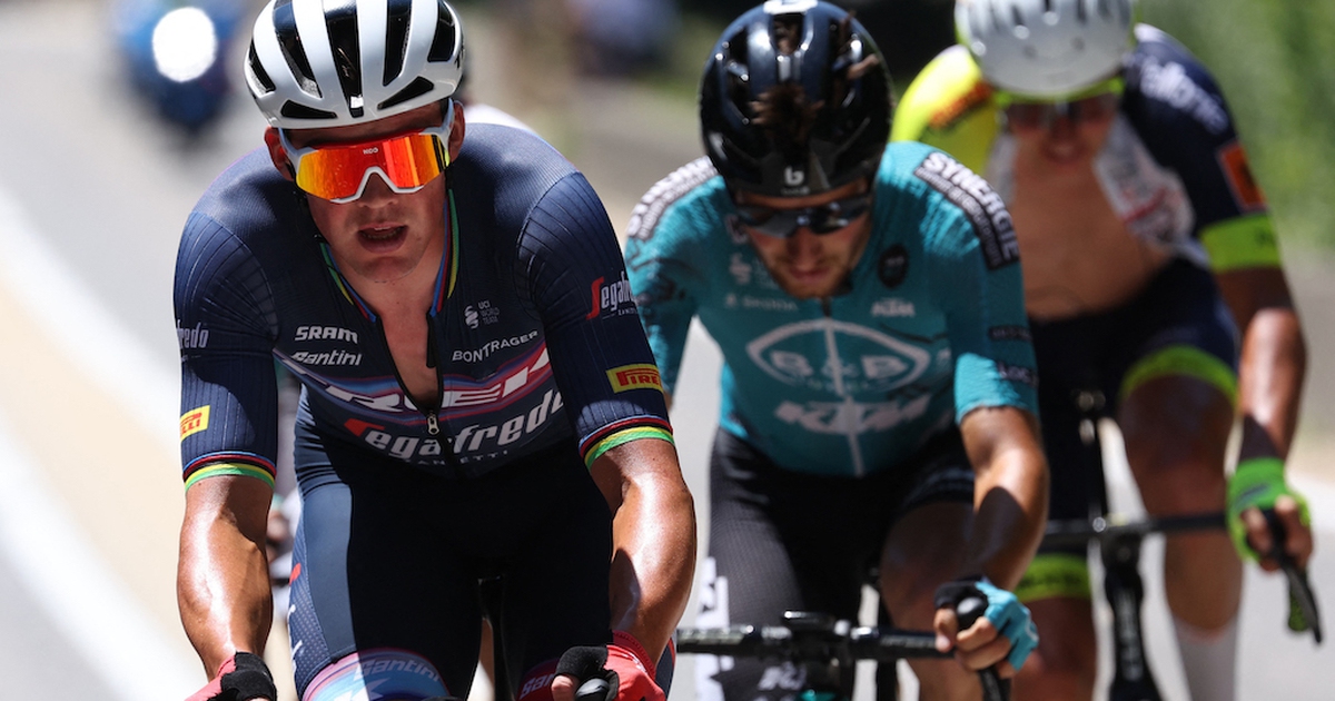 Lo ngại Tour de France thành lò nướng, ban tổ chức lên kế hoạch 'tắm' đường đua