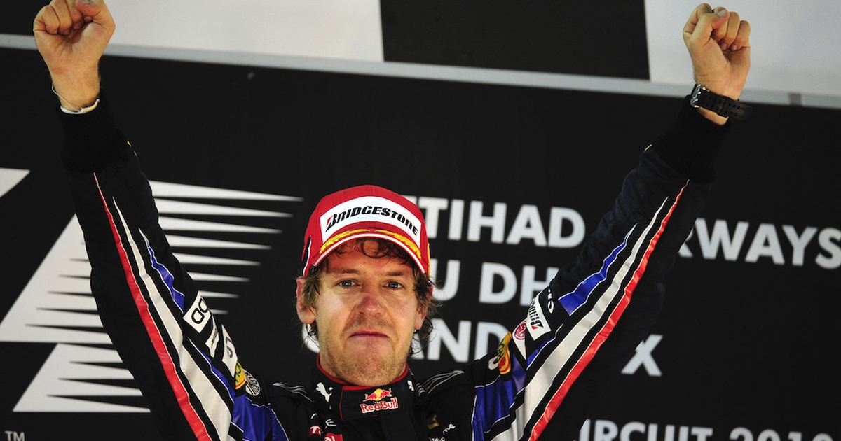 Tay đua nổi tiếng Sebastian Vettel bất ngờ tuyên bố giã từ F1