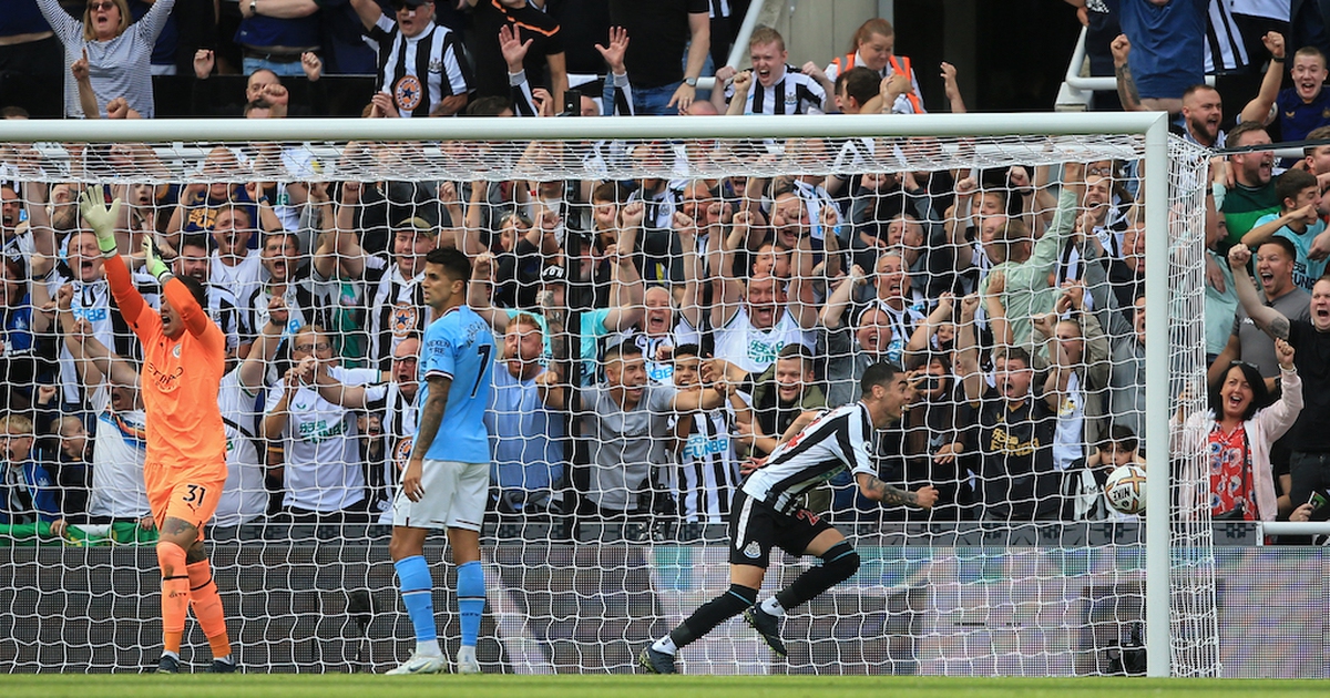 Man City 'hút chết' trong mưa bàn thắng trên sân Newcastle
