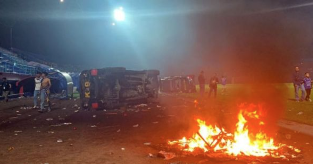 Bóng đá Indonesia đối mặt án bị cấm đăng cai, dự giải quốc tế sau thảm kịch