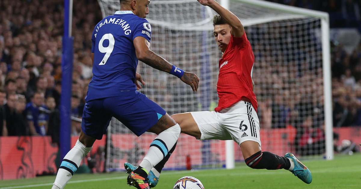 Ronaldo bị trục xuất, tân binh Casemiro giải cứu M.U trước Chelsea