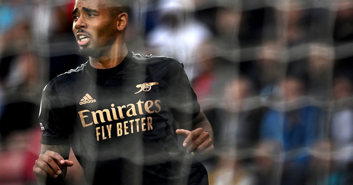 Ngoại hạng Anh: Sẩy chân ở St Mary's, Arsenal đứt mạch thắng