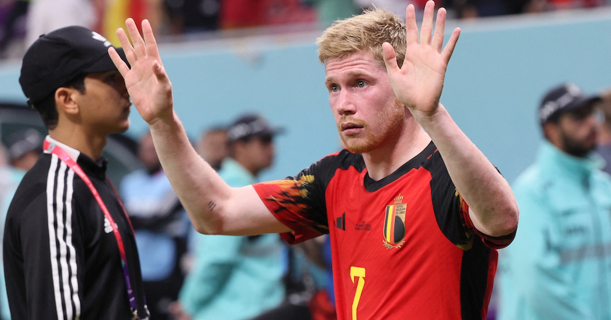 De Bruyne của Bỉ bối rối khi nhận giải cầu thủ xuất sắc nhất trận thắng Canada