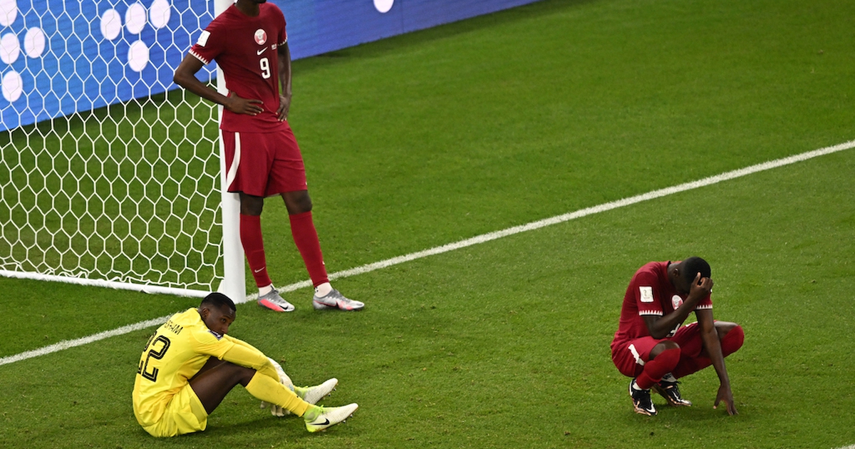 Chủ nhà Qatar thất vọng bị loại với thành tích ‘đội sổ’ trong lịch sử World Cup