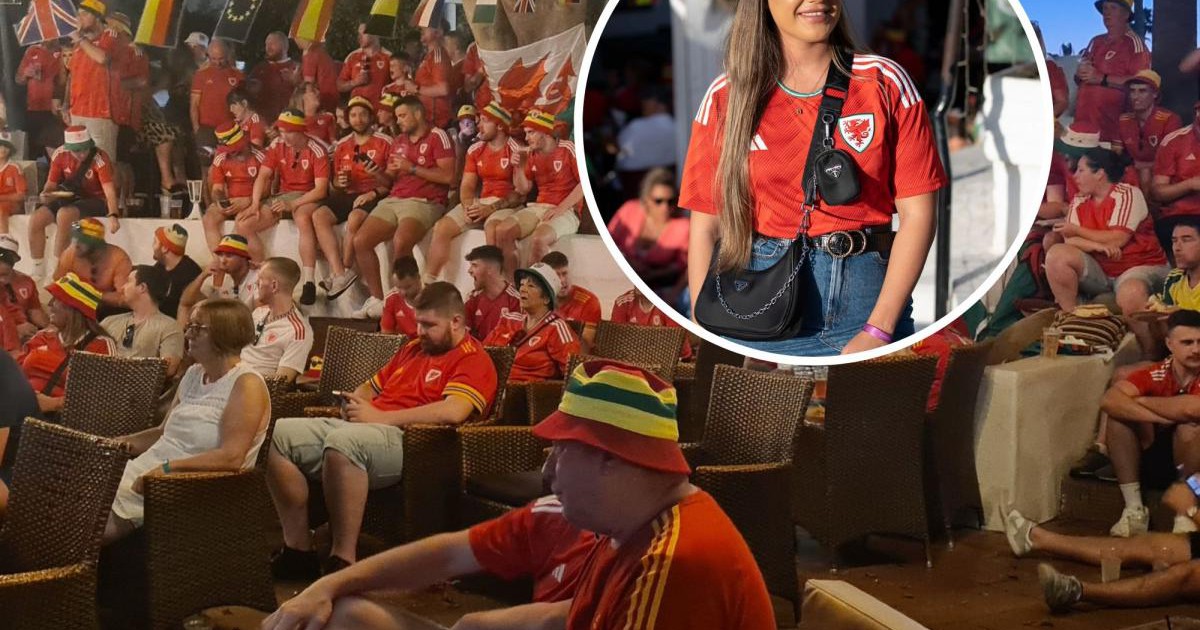 Trước trận gặp Anh, CĐV Xứ Wales chen chúc đến Tây Ban Nha sau tin nhắn đùa