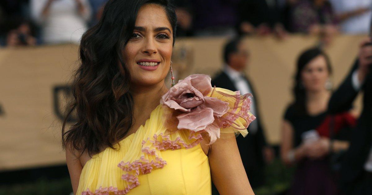 Salma Hayek mong muốn được nghe tiếng nói từ bà Trump