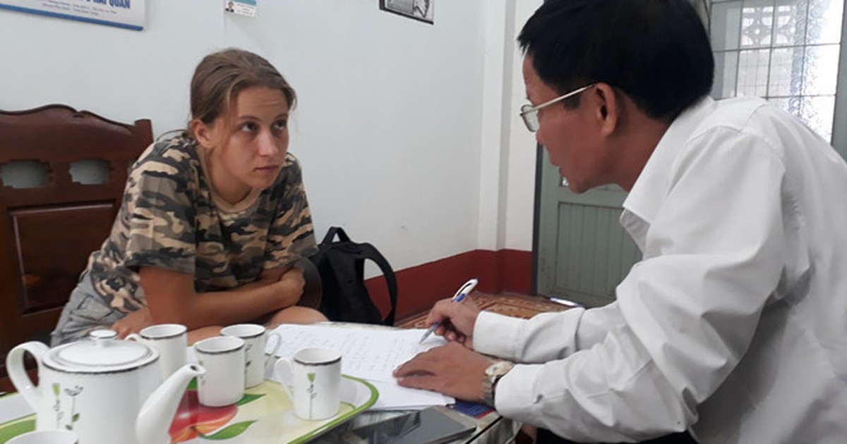 Cô gái Nga đã chịu rời bệnh viện Phú Quốc, đi in giấy mong được 'giúp đỡ'