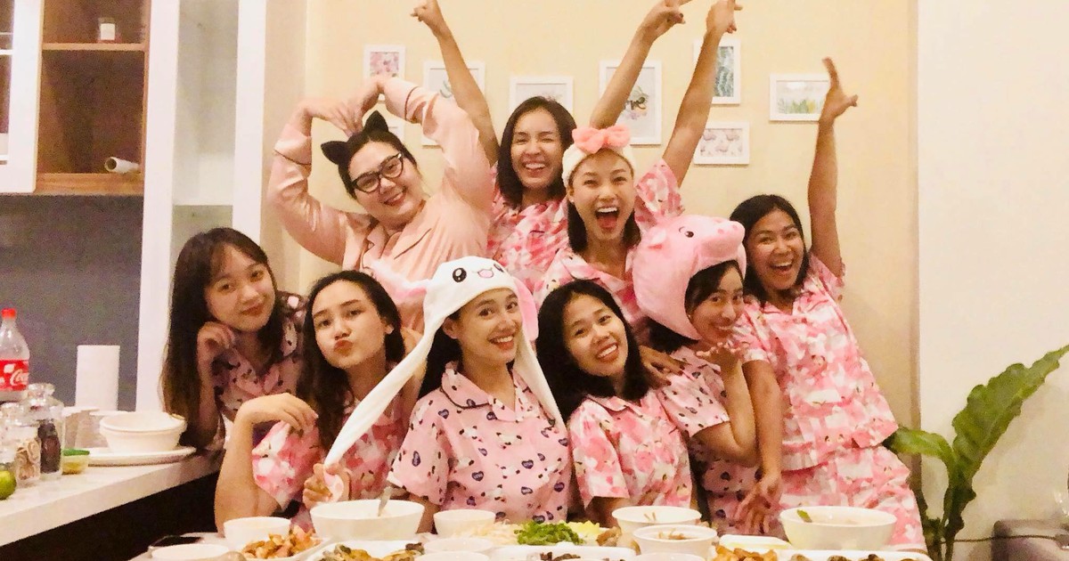 Nhã Phương tổ chức tiệc độc thân trước ngày lên xe hoa