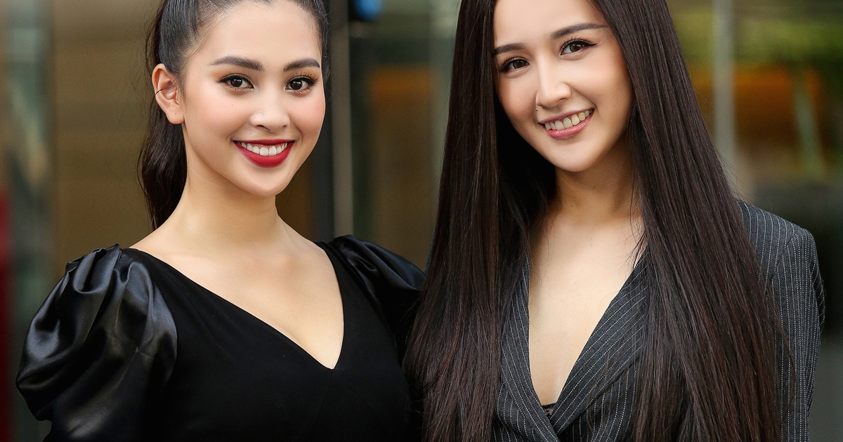 Tiểu Vy tự tin đọ dáng cùng Mai Phương Thúy