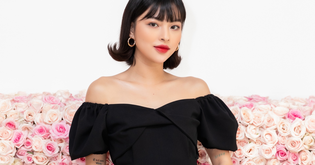 Quán quân The Face Tú Hảo diện đầm trễ vai, nữ tính trên thảm đỏ