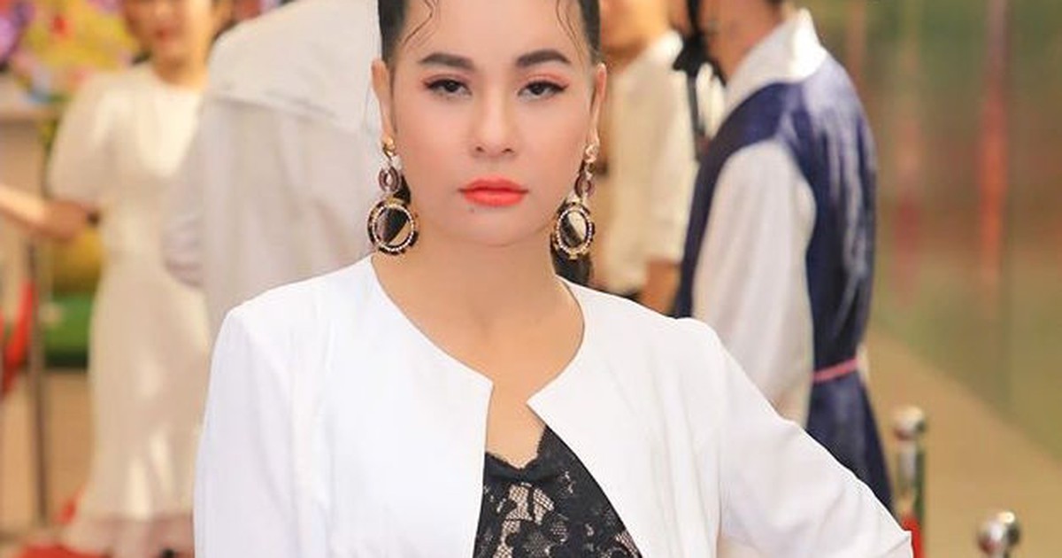 Cát Phượng làm việc với Sở Thông tin Truyền thông, xin lỗi vì tung tin sai về dịch Corona