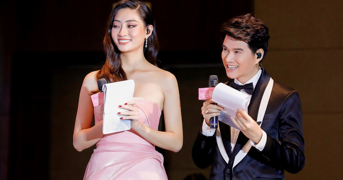 Vũ Mạnh Cường 'e dè' trước chiều cao 'khủng' của Hoa hậu Lương Thùy Linh