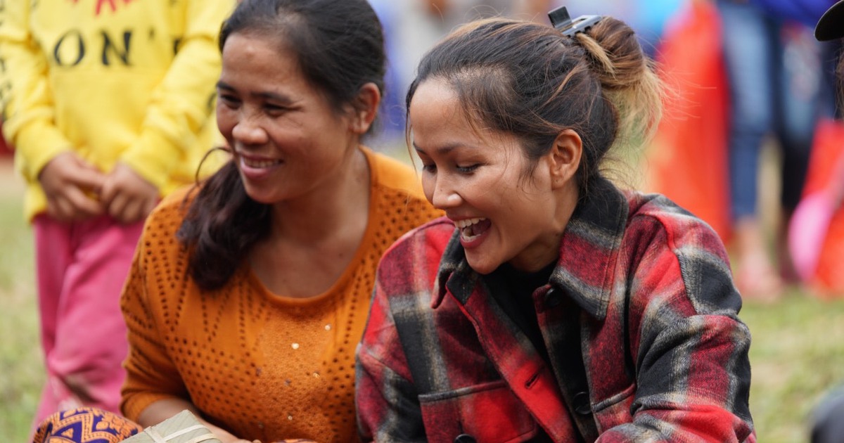 Phản ứng của H'Hen Niê khi ảnh mặt mộc được fan quốc tế chia sẻ