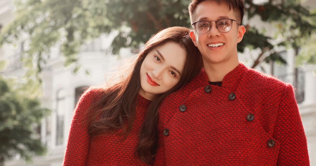 Hoa hậu Hương Giang khoe ảnh hạnh phúc đón năm mới bên bạn trai