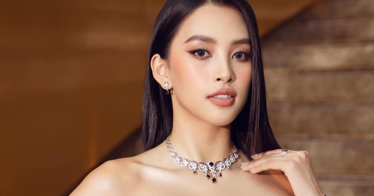 Bị 'chê' không đủ năng lực làm giám khảo Miss World Vietnam, Tiểu Vy nói gì?
