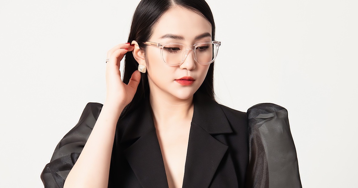 Bà xã Tuấn Hưng khoe nhan sắc mặn mà gái ba con