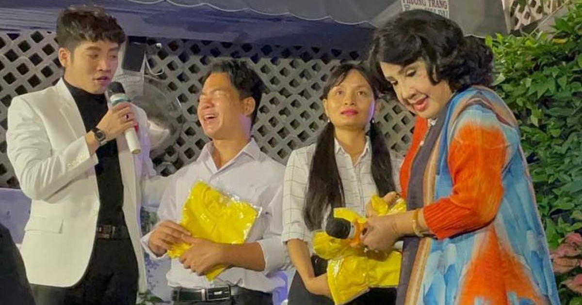 NSND Lệ Thủy giản dị đi hát từ thiện