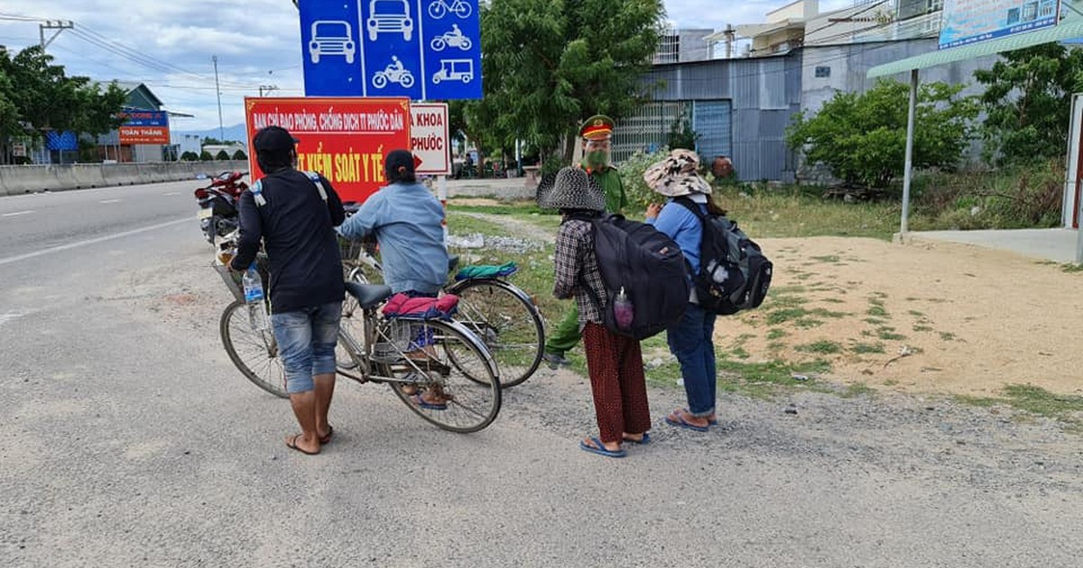 Thất nghiệp vì dịch Covid-19, 4 mẹ con đạp xe từ Đồng Nai về quê Nghệ An